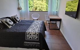 Studio 109-Comfortable, Practical, Great Location